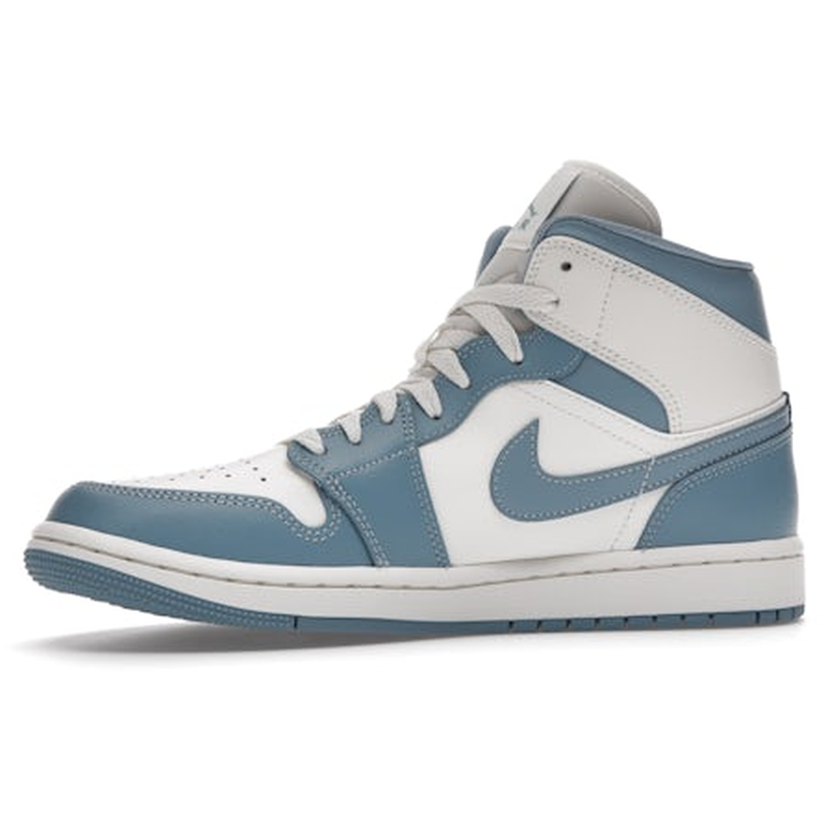 Miniatyrbild av Air Jordan 1 Mid UNC 2022 3