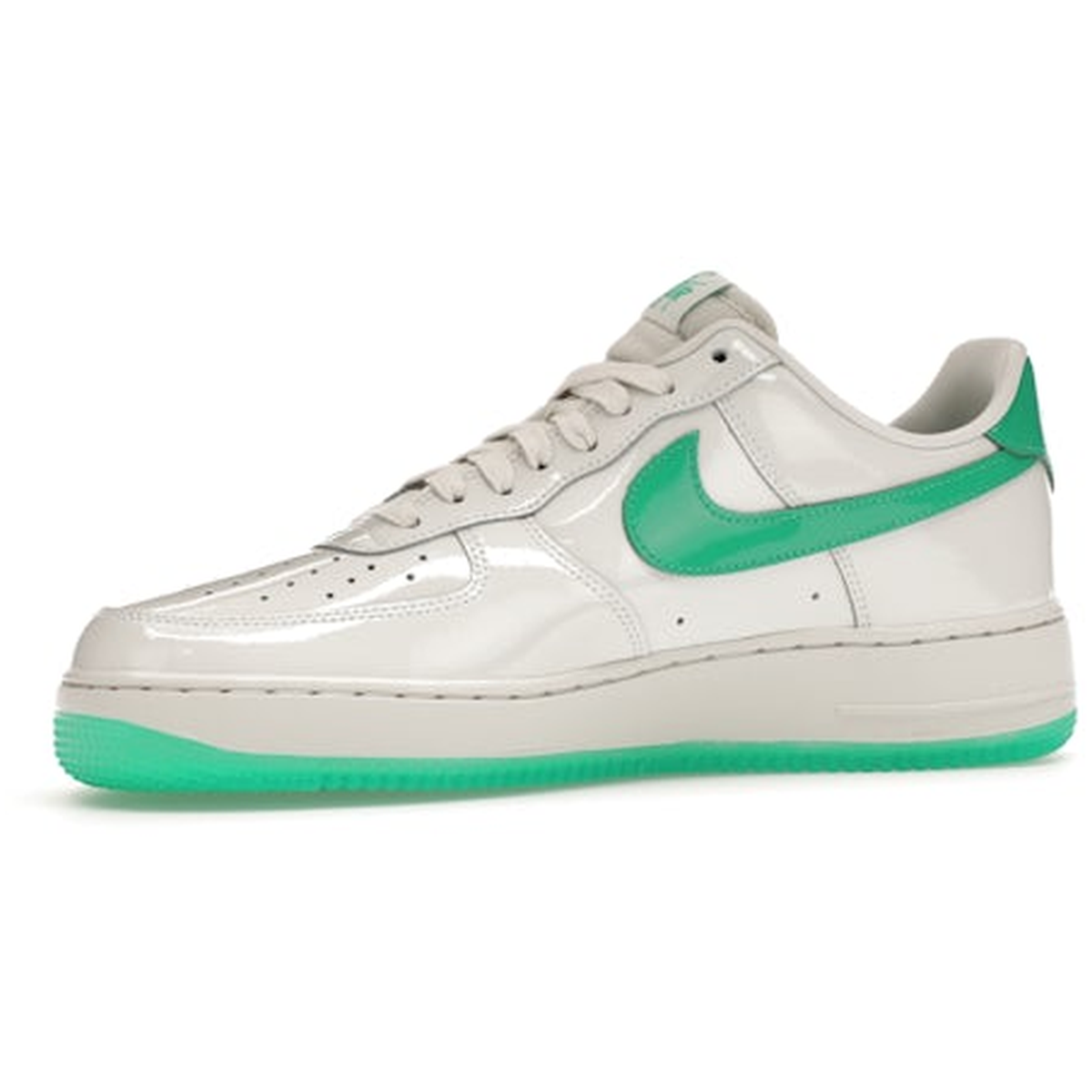 Miniatyrbild av Nike Air Force 1 Low '07 Patent Platinum Tint Stadium Green 3