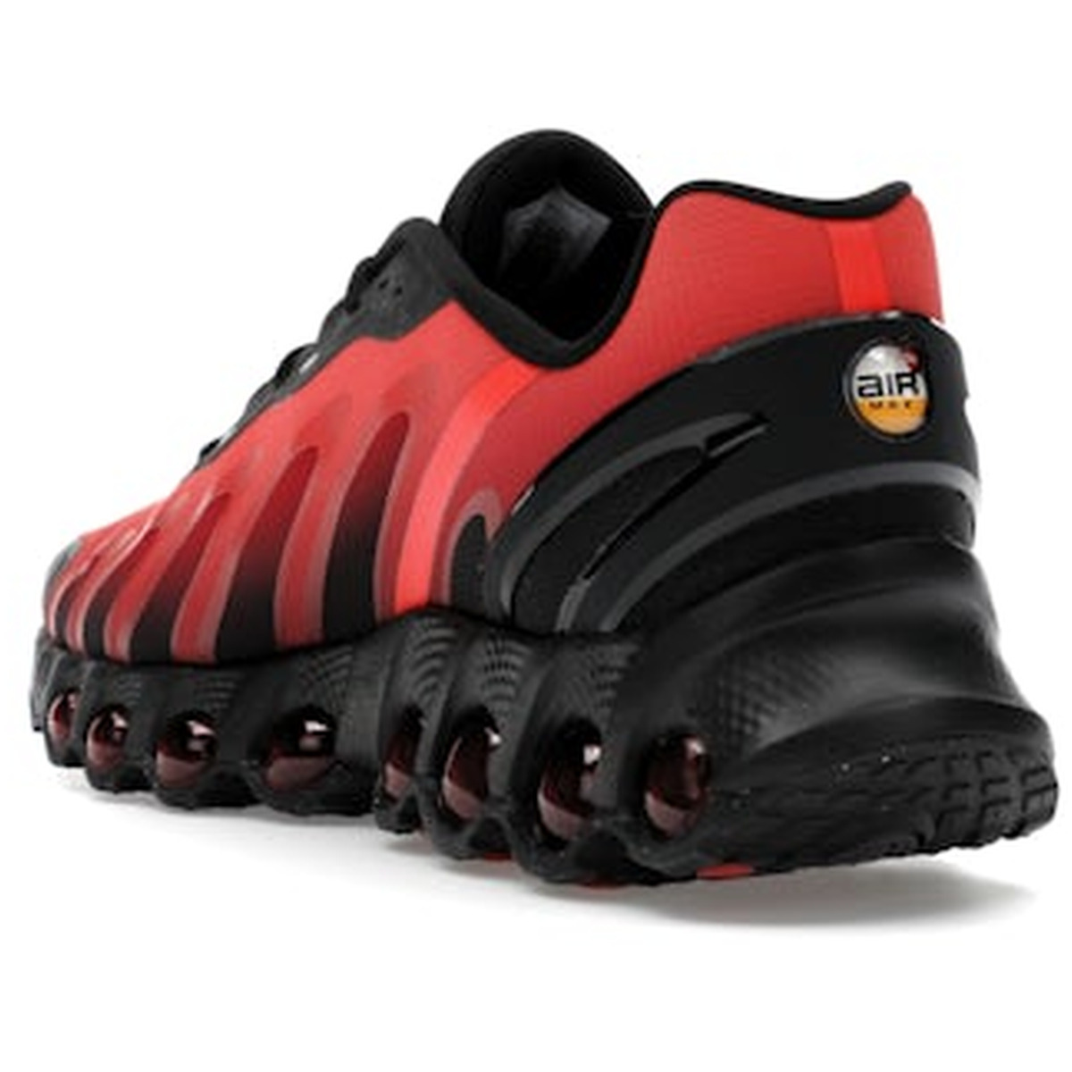 Miniatyrbild av Nike Air Max Dn8 Black Bright Crimson 4