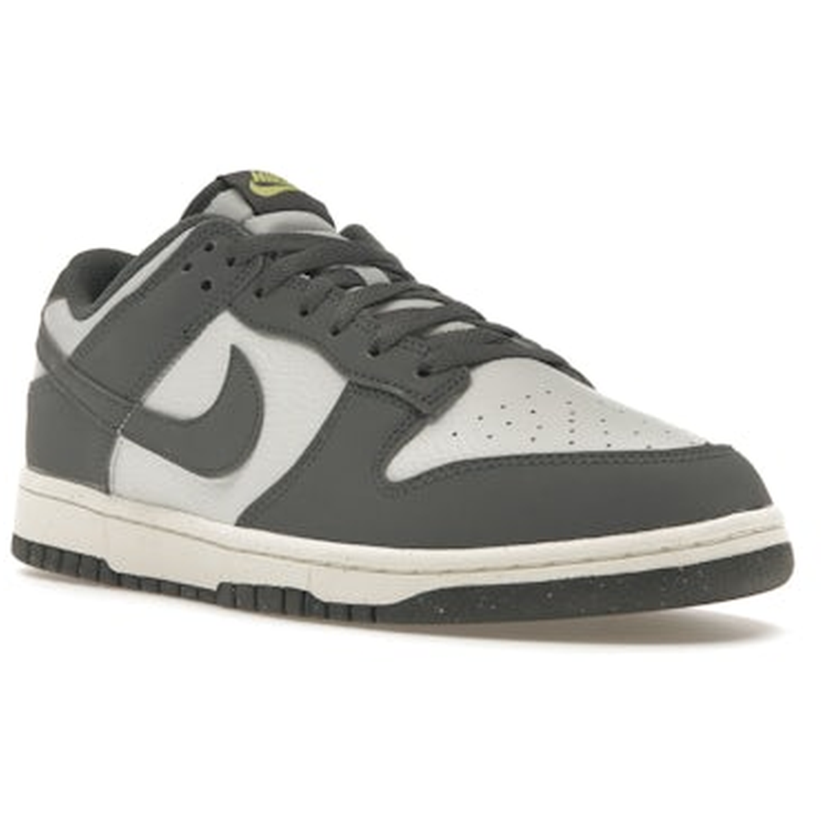 Miniatyrbild av Nike Dunk Low Next Nature Iron Grey Lightning 2